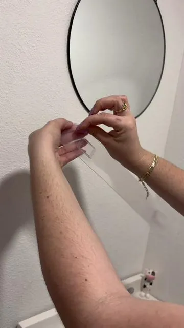 Organizador de cepillos con montaje en la pared y dispensador de pasta de dientes #organizadordebaño #dispensadordepastadental #baños 