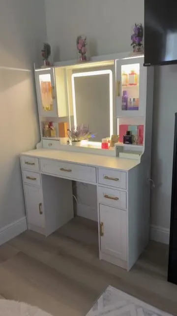 #makeupvanity #vanity #makeuporganization #makeupsetup 