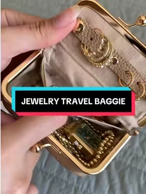this is a girly must have while traveling 🤍 #jewelry #travelgirly #aesthetic