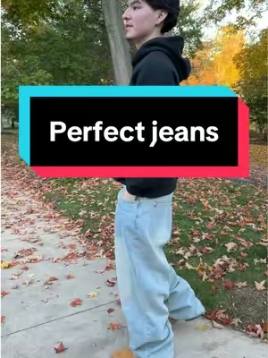 Light wash wide leg jeans, are too tuff #baggyjeans #jeans #baggyclothes #streetwear #StreetFashion 