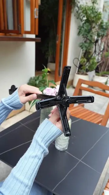 "When your selfie stick gets you free entry because they think you're a travel blogger 🤫"#tiktokmademebuyit #selfiestick #minitripod #travelbucketlist #4in1selfiestickwithfilllighttripod 