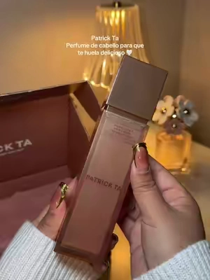 Omg su olor es riquísimo 😮‍💨💋@Patrick Ta Beauty #hairperfume #patrickta #perfumedecabello #perfumeparaelcabello #perfume 