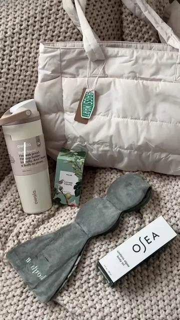 gift ideas for her - wellness edition! gifts for your wellness minded friends  who love working out & self care 🌿 #gifts #giftideas #giftforher #wellness  Gifts for her  Wellness gifts