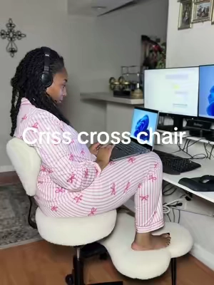 Best chair ever !!! It's Back ln stock!! Also available in the color pink and shipping is FREE !! #pinmoco #officechair #deskchair #crossleggedchair #crisscrosschair @PINMOCO 