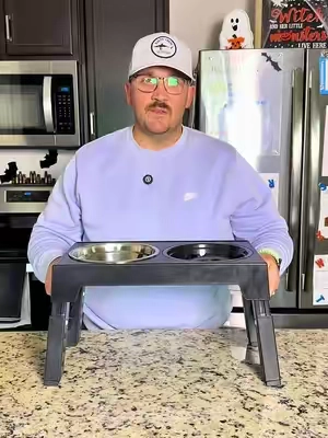 Every pet owner should have an elevated dog bowl set. It’s the stand of pet care now. You will thank me later. #dachshundmom #petcarekit #usefulpetproducts #tiktokshopblackfriday #tiktokshopcybermonday 