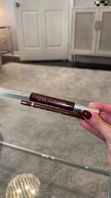 The gorgeous black honey high impact mascara and gel tech eyeliner @Clinique gorgeous #fyp #clinique #cliniqueblackhoney #cliniquemascara 