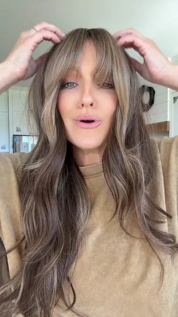 I had to get my hands on this viral, chocolate brunette wig, Loni, from @DWYwigs! #wigtok #gluelesswig #affordablewigs #bangwig #bangs 