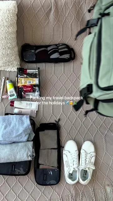 This backpack fits everything for my Christmas holiday trip✈️🎅🎄✨#bagsmart #christmastrip #Christmas #travelbackpack #travelbag 