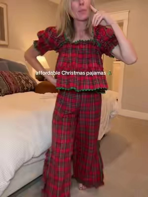 It's the best time of year and this is the cutesssst set to wear next to the Christmas tree. 🎄 #christmas #christmaspajamas #boujeeonabudget #lookforless #tiktokshopblackfriday 