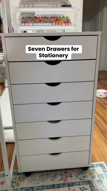 A way better system for my stationery, and makes things more accessible than before 😋 (Took me about 1.5 hours to build but because it’s all repetitive steps it was super easy!) #drawerorganization #drawers #drawerstorage #stationerystorage #organization 