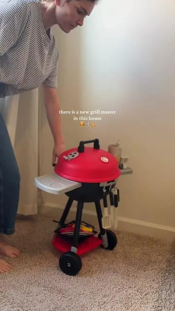 My toddler has officially taken over the grill this season 😂🍔 This 34-piece BBQ Grill Toy Set from Joyfy is the cutest pretend play setup — complete with burgers, hot dogs, and all the fixings! Perfect Christmas or birthday gift for little chefs 🔥 @Joyfy-US #pretendplay #kidsgifts #playkitchen #tiktokshopblackfriday #tiktokshopcybermonday 