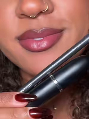 such a gorgeous lip combo for brown skin 💓 @M.A.C Cosmetics Store #maccosmetics #lipcombo #tiktokshopblackfriday #tiktokshopcybermonday #maclipstick 