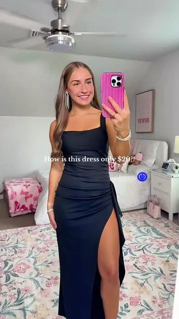 S T U N N I N G. ✨🖤 #blackdress #formaldress #dress #fyp 