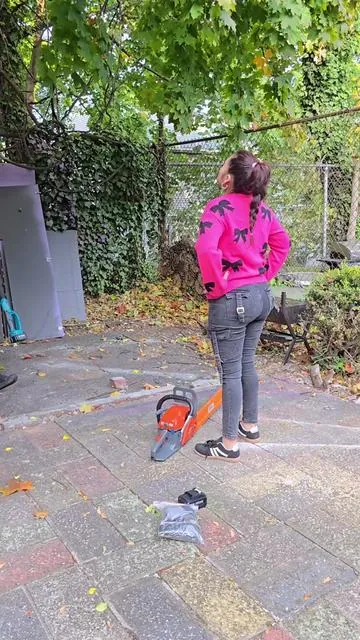 Esta motocierra con extensión esta buenísimo hasta 16tf landscaping  #Seesii #Chainsaw #blackfriday #motocierra #landcaping 