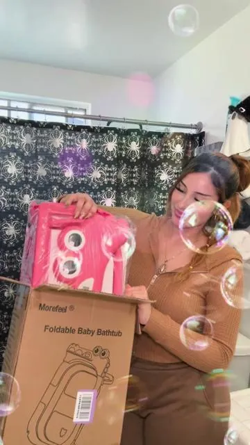 HANDSDOWN THE BEST BABY BATHTUB 🤩 #momhacks #foryoupage #babytok #bathtub #relatable  