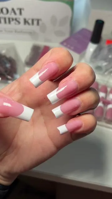 These are even prettier in real life!!! Legit looks like i went to the salon ##tiktokshopblackfriday##frenchtip##pressonnails##diy##nail