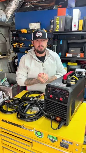 Yeswelder multipurpose welder. @YesWelder Store #tiktokshopcreatorpicks #tiktokshopblackfriday #tiktokshopcybermonday #welding #weldinglife 
