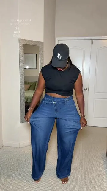 You guys they did it for us!! HIGH RISE!  @Halara_official  . #jeans #stretchy #comfortable 