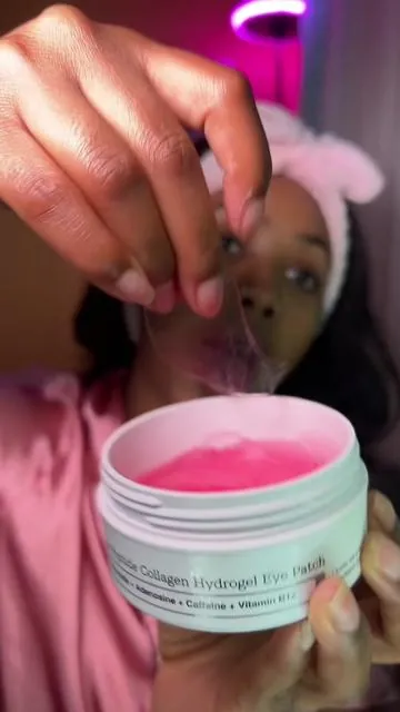 They are full of niacinamide as well for dark circles too ✨🙌🏾 ##collagenpeptides##collageneyepatch##eyepatches##tiktokmademebuyit##cosrx