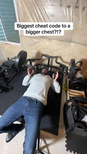 Garvee chest press machine for home gym #tiktokshopfinds #chestpress #homegymequipment #homegymideas #homegymlife 