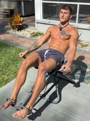 Such a fun and comfortable way to train your core. After just 60 seconds you will be feeling the burn. You can see how activated my core is on this. It’s the real deal. Folds up compact too! The link is in the bottom left corner of the video. #tiktokshopblackfriday #tiktokshopcybermonday 