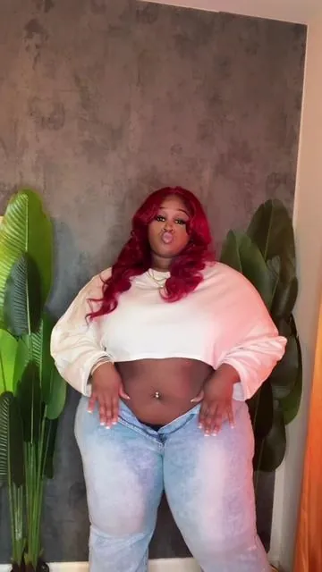 I found another pair Ladies… all the details are in the video! @FashionNovaCURVE @Fashion Nova  These are super cute and comfortable now I gotta find the dark wash 😂  #fashionnovacurve #fashionnova #plussize #jeans #bigmamaa 