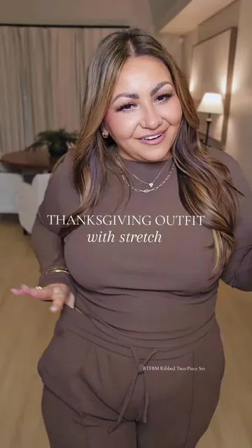 Comfy & chic 🦃 ✨️ @btfbm_us @btfbm_shop #btfbm #thanksgivingoutfit #stretchypants #twopieceset  #easyoutfits 