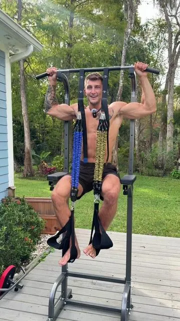 320lb vs 400lb Pull Up Assitance Band Test. The 4 bands was plenty for me but 5 bands will be great for anyone who really struggles. Finally do more pull ups and get stronger! Challenge yourself, start a new goal with this band as your sidekick. The link is in the bottom left corner of the video. I’d highly recommend them to you. #pullup #tiktokshopcybermonday #tiktokshopblackfriday 