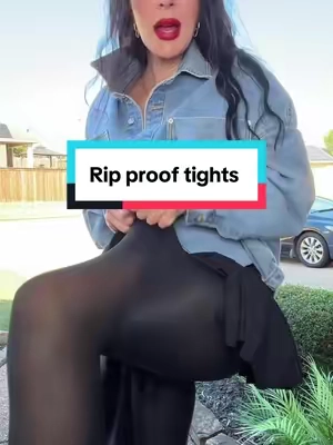 Rip proof, snug proof, tights that smooth your cellulite and keep your legs looking amazing all year round. #Tights #Stockings #Pantyhose #OOTD #FashionInSpo 