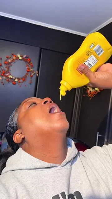 If you’ve ever woken up in the middle of the night fighting for your LIFE with those brutal leg cramps… you need to try these. They’re fast-acting, chewable electrolytes and honestly such a game changer. Link is right here. @SaltStick #saltstick #legcramps #electrolytes #tiktokshopholidayhaul #ttsnortheast  ⚠️Results may vary. This video is for general wellness only and not medical advice. Always consult your healthcare provider before starting new supplements. Prices and availability may change on TikTok Shop.