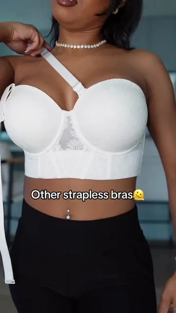 You can style this bra like 15 different ways. But honestly, I would just wear it as a top with a bolero, so cute🥰