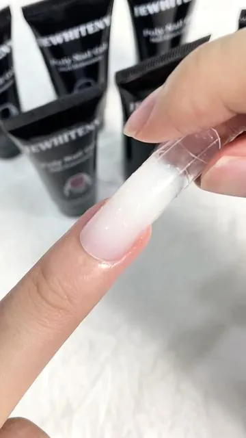 White nail 💅🏼🤍 #nails💅 #flypシ #jewhiteny #blacktiktok #diynail 