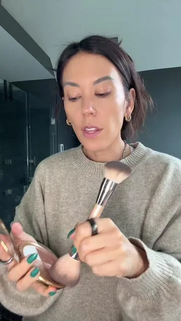 ITS BACK!!!!! @tarte cosmetics #tartecosmetics #tarteholidaychallenege #easymakeup #affordablemakeup #tarteglowwardrobe 
