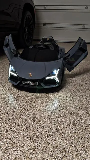 One gift your child would love to see under the tree this Christmas ! #lambo #rideon #rideontoys #electriccar #kidscar 