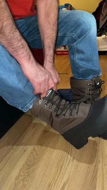 Botas contra el agua, frío, lluvia y nieve y son antideslizante para que no te resbales #winterboots #wintershoes #waterproofboots #botasimpermeables #botas 