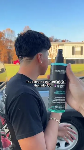 For the boys who need that volume & texture 😮‍💨 #seasaltspray #seasaltsprayhair #vikingseasaltspray #trendyhaircuts 
