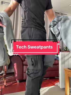 Newest release of these cargo sweats have new pockets #fleecelined #sweats 