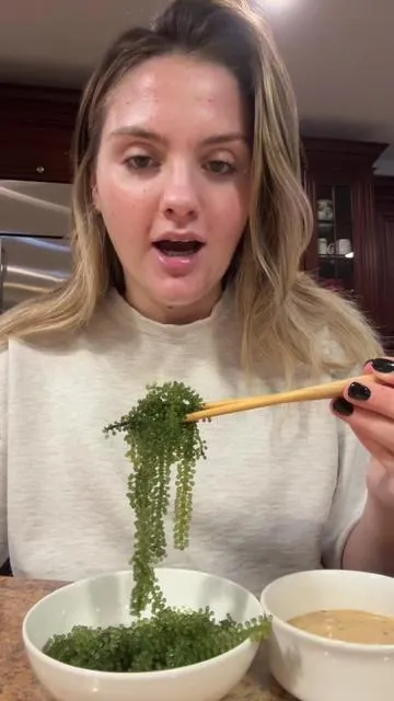 Wow. #seagrapes #latok #seagrapesasmr #asianfoodtok #mukbang  