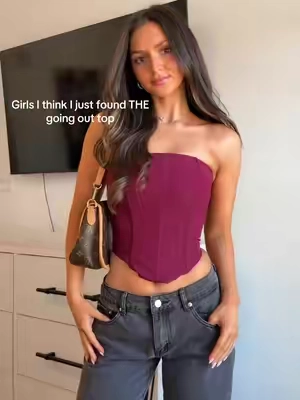 Girls run and go get this corset top it is PERFECTION #corsettop #goingouttops #tiktokshopblackfriday #TikTokShopFashion 