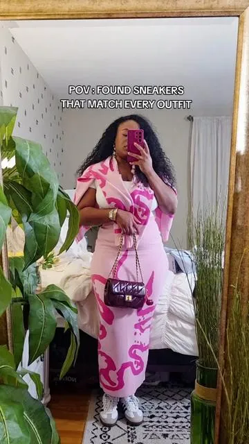 Check on it 🎀🐩✨️ #twopieceset #style #fashion #chic #preppyaesthetic  Set @REBDOLLS  bag @URBAN REVIVO @Urban Revivo  watch @ninewest  bracelet @Michael Kors @PAVOI  sneakers @Fly Kicks 