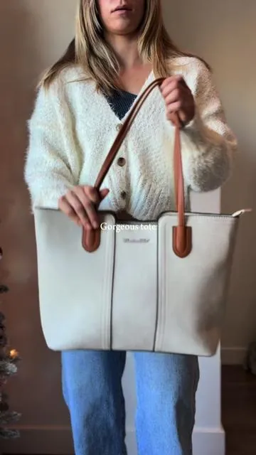 Gorgeous tote #tote #totebag #totebags #totebagaesthetic #totebagstyle 