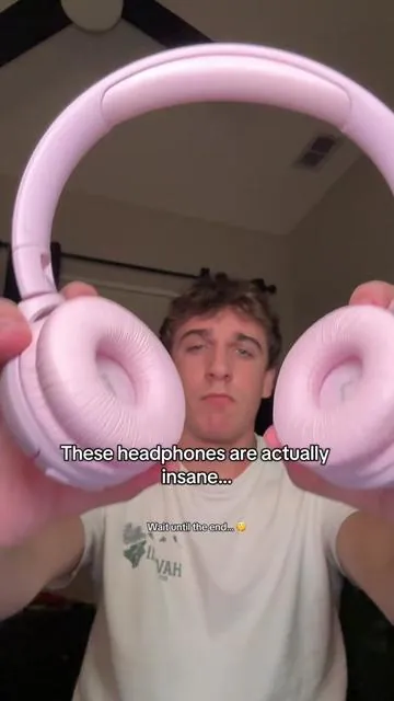 These headphones are insanely good… and on a massive discount! #headphones #jbl #loud #tiktokshop #noisecancelling 