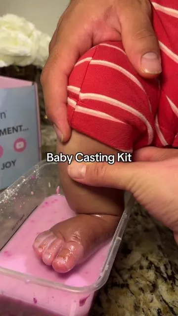 Make sure they are asleep or super chill #tiktokshopblackfriday #babycastingkit #memories💫❤️ #babyfootcasting #lunabeancasting @Luna Bean 