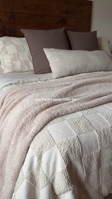 My favorite checkered comforter is on a Black Friday sale today! #tiktokshopblackfriday #tiktokshopcybermonday #tiktokshopcreatorpicks #bedding #comforter 