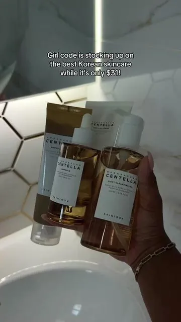 I can’t believe I only paid $31 for all of this! Go grab it while it’s on sale with free shipping✨🤌🏽 #skin1004 #koreanskincare #tiktokshopcybermonday #tiktokshopblackfriday #glasskinroutine 