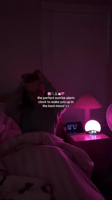Sunrise alarm clock 🌸🫧🧘🏼‍♀️🛁💖#fyp #sunrisealarmclock #sunrisealarm #sunriseclock #alarmclock 