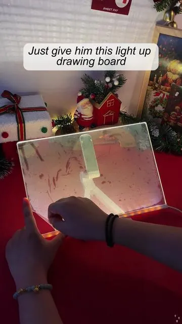 This LED drawing board is the perfect Christmas gift for kids this year! 🎄🎨 #ChristmasGifts #LEDDrawingBoard #focus #pencontrol #hashtag