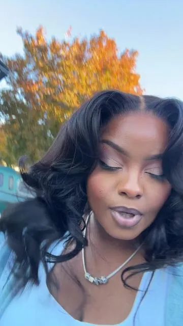 Curls last longer in the fall 🍂 . . . @Sunberhair  @Sunber Hair  #sunberhair  #sunberwig  #TikTokShopBlackFriday  #StyleandSparkle  #TikTokShopCyberMonday 