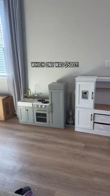expensive doesn’t always mean better 😩 #playkitchen #kidstoys #tiktokshopblackfriday #tiktokshopcybermonday #giftsforkids 