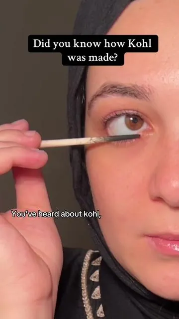 This natural eyeliner has been perfected over a thousand years and brought to you with love, crafted entirely by hand ✨🫶🏻 #eyeliner #naturalmakeup #beauty #handmade 